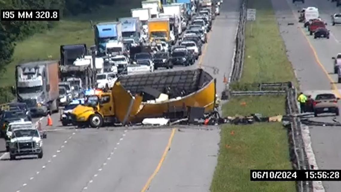 1 hurt after crash on I-95 northbound near Mile Marker 320 - Vimarsana News