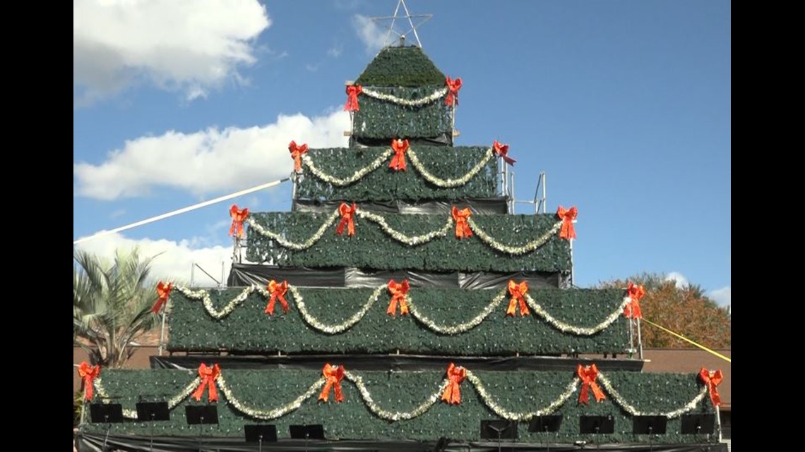 Enjoy FREE outdoor Singing Christmas Tree in Jacksonville