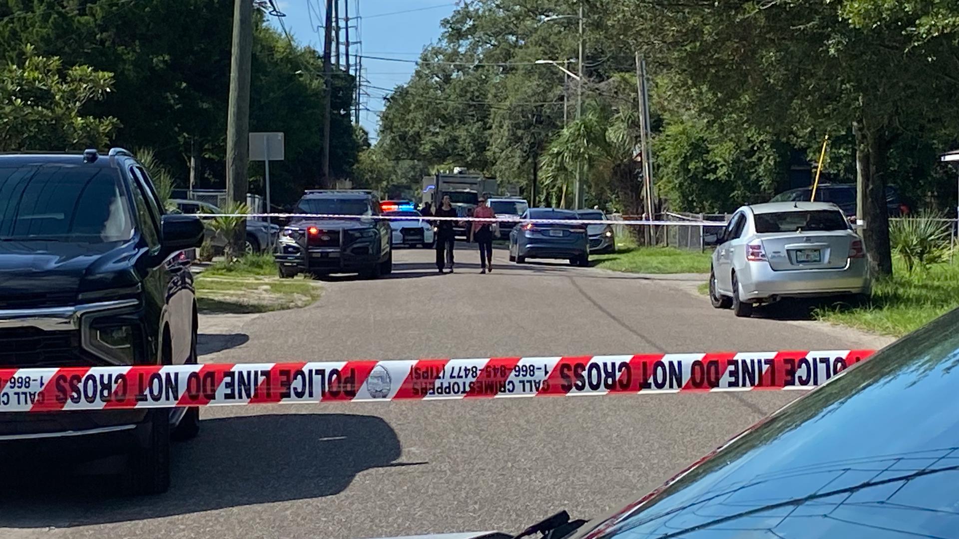 JSO officer shoots, kills man accused of setting home fire and wielding ...