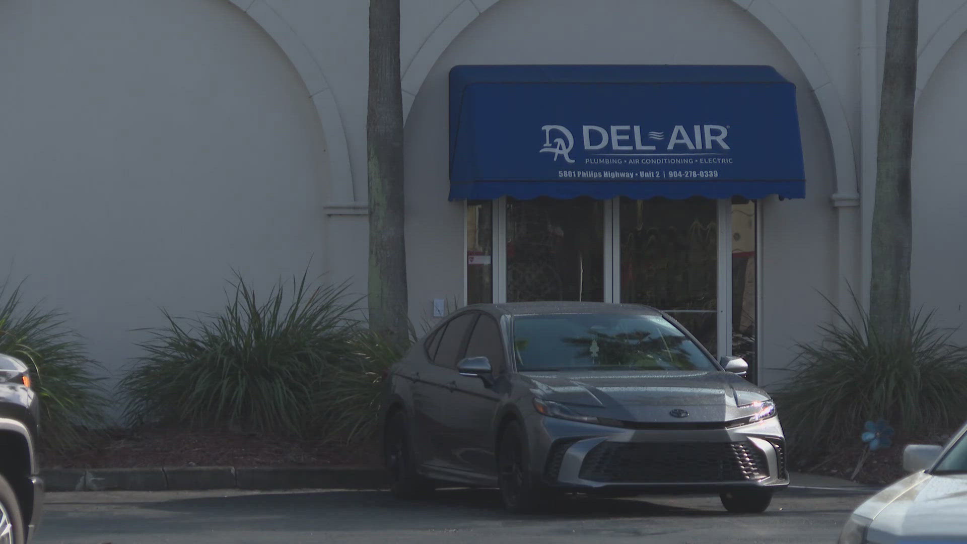 After Monday's road rage incident-turned-shooting, a community member describes what he heard from nearby and a crime expert weighs in.