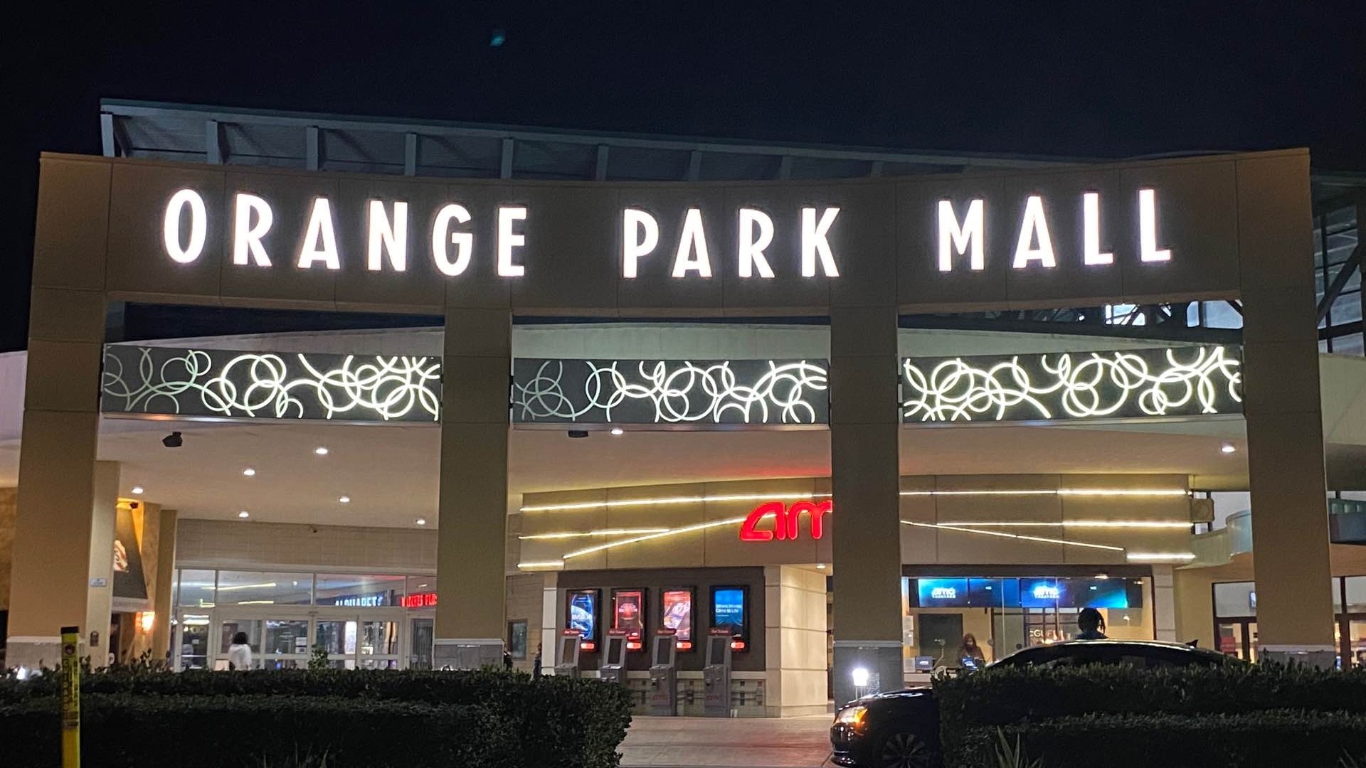 Groups of juveniles causing disturbances at Orange Park Mall