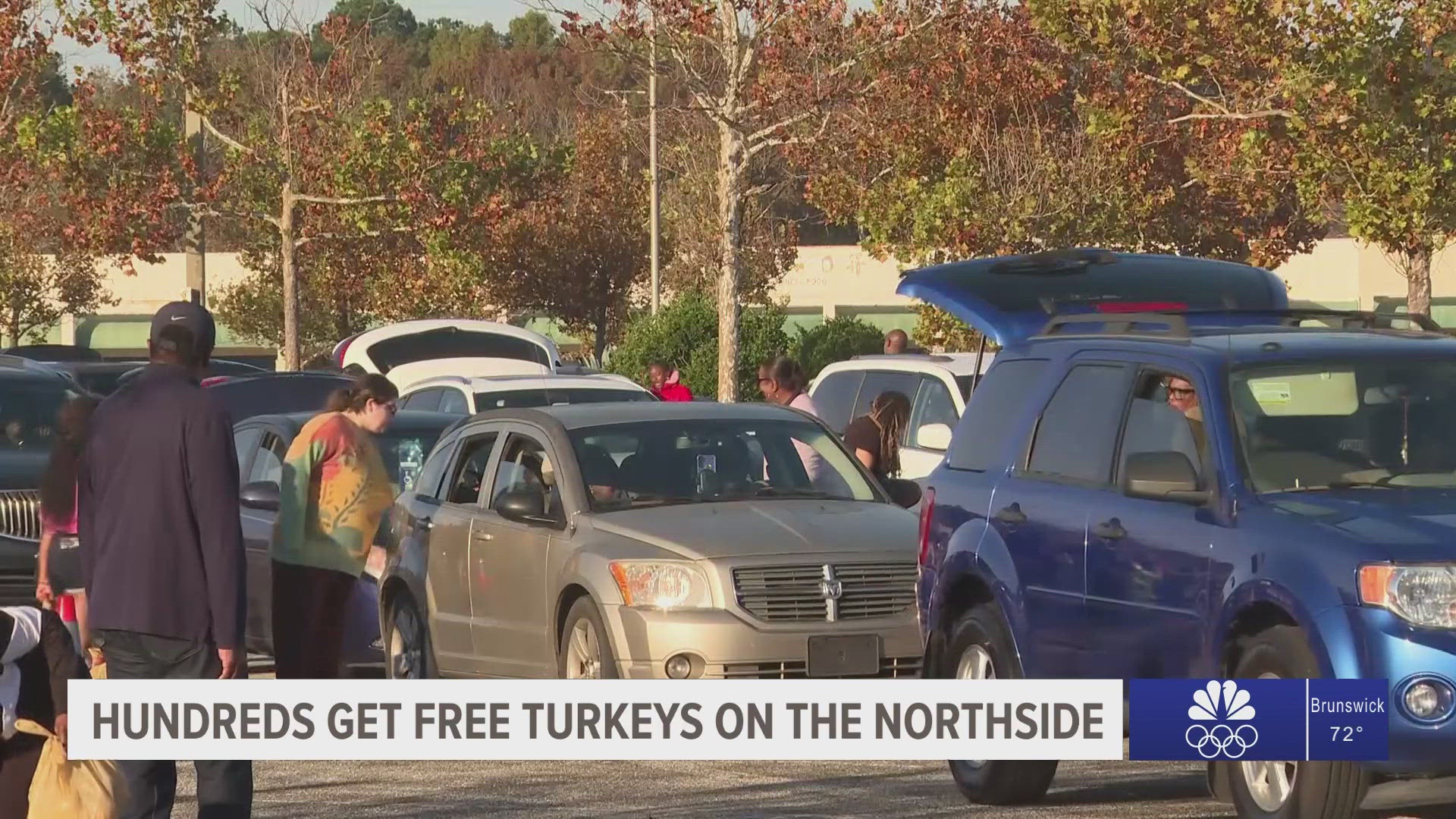 Hundreds of families lined up before sunrise Saturday on Jacksonville’s Northside for a chance to bring home a Thanksgiving turkey.