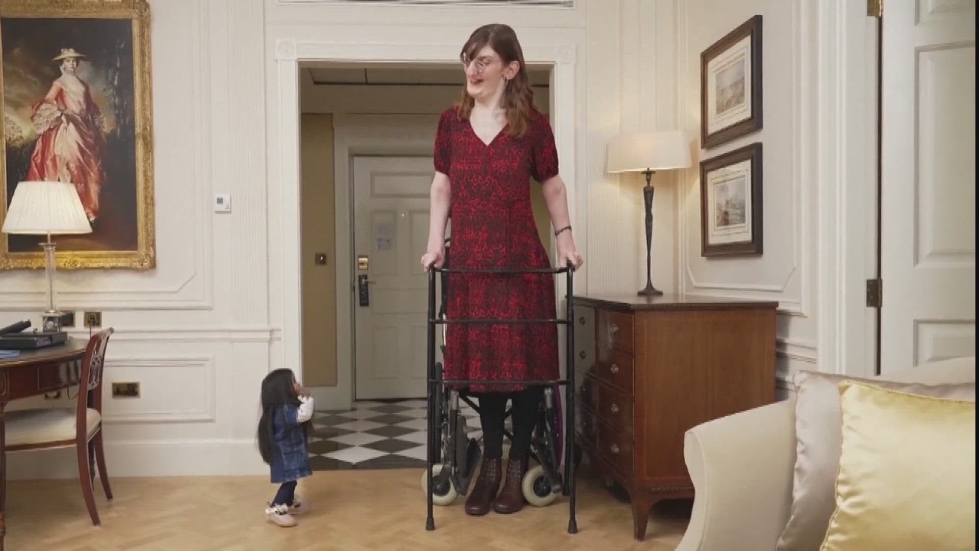 World's tallest and shortest women meet each other for first time