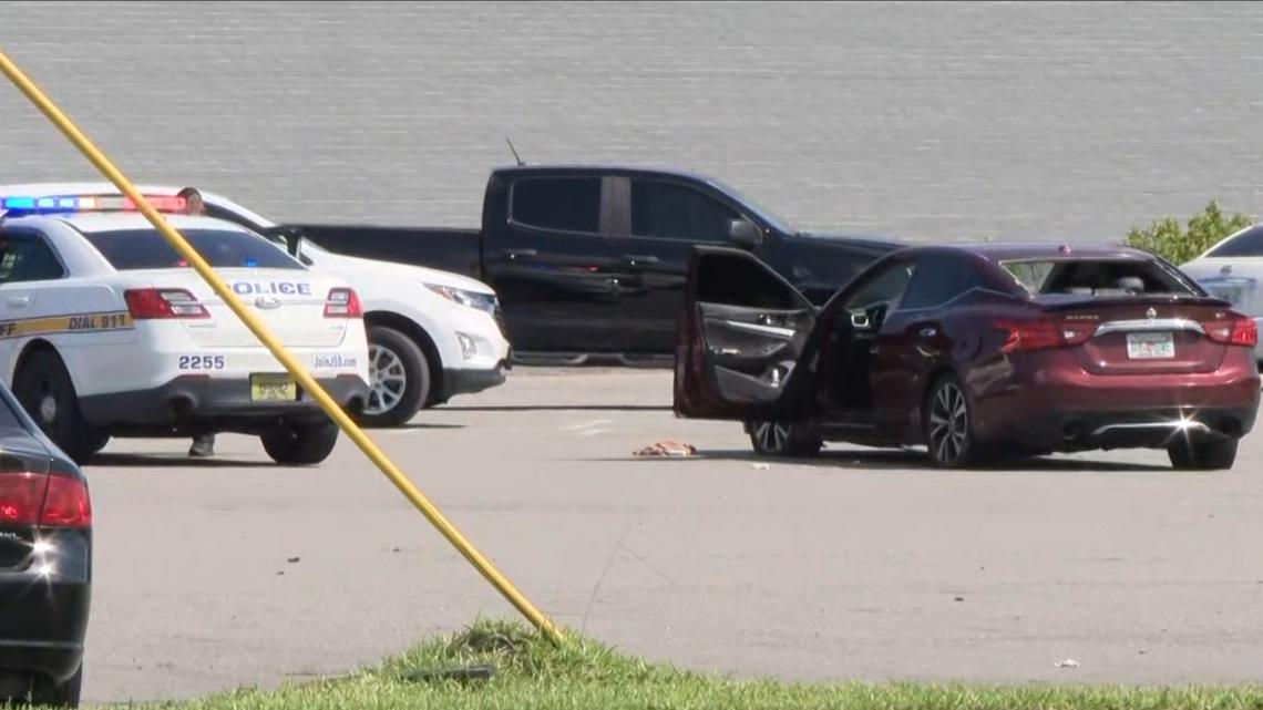 Large police scene on Normandy Boulevard in Jacksonville - Vimarsana News