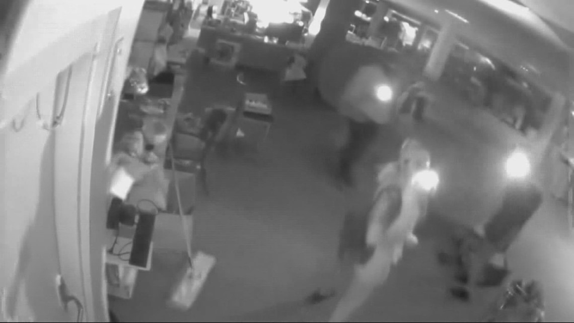 Video: Regency business says multiple items stolen during break in