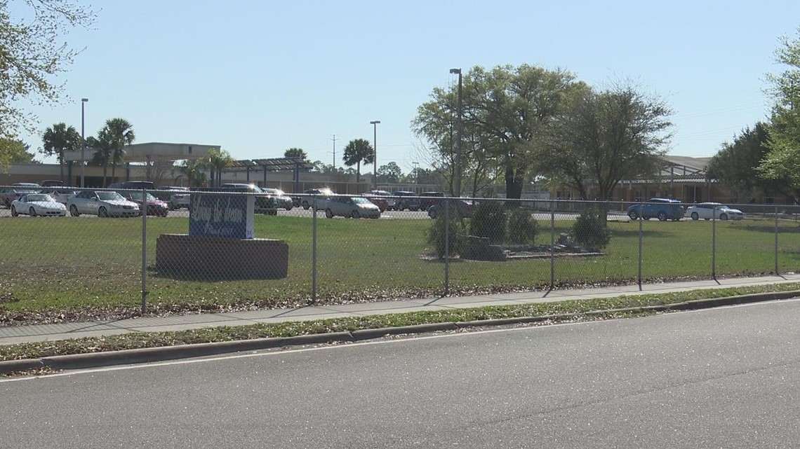 Sandalwood students arrested after stabbing over $400 fanny pack, police report says