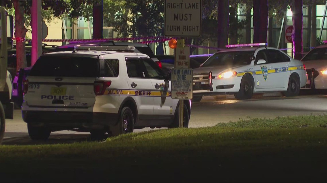 Parents speak about son killed by police at Jacksonville hospital - Vimarsana News
