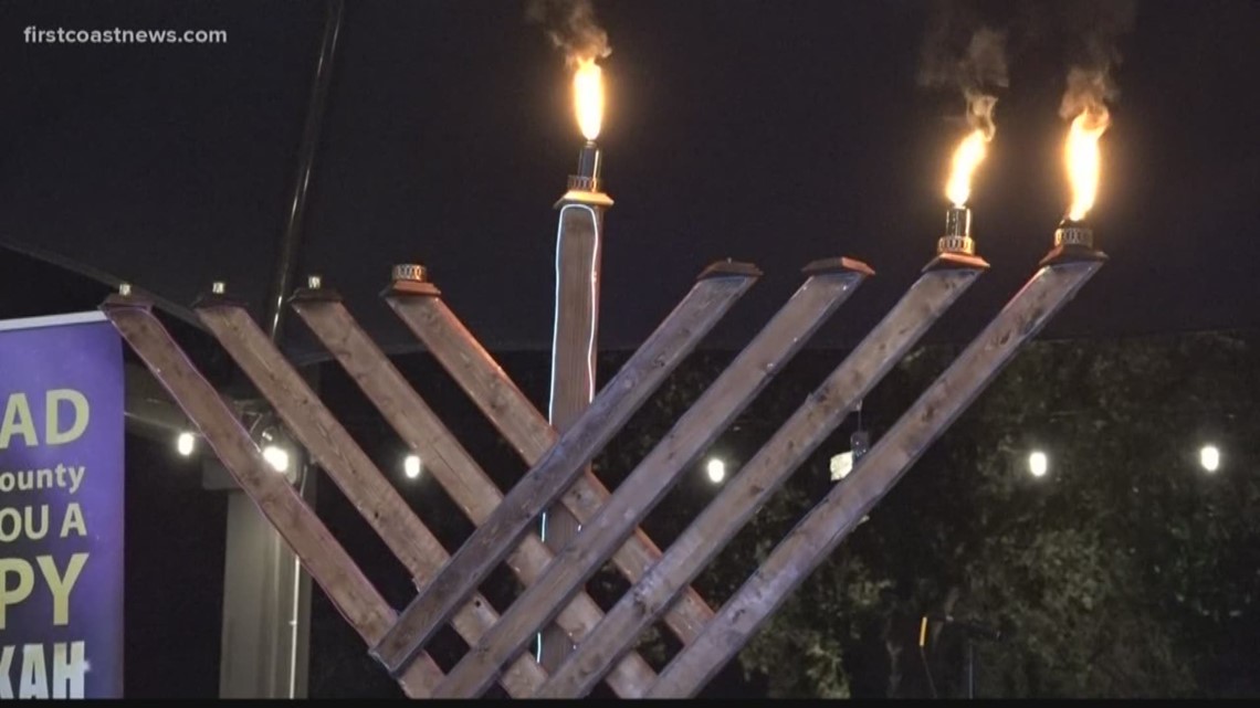 Hundreds celebrate Hanukkah in Nocatee with lighting of giant menorah ...