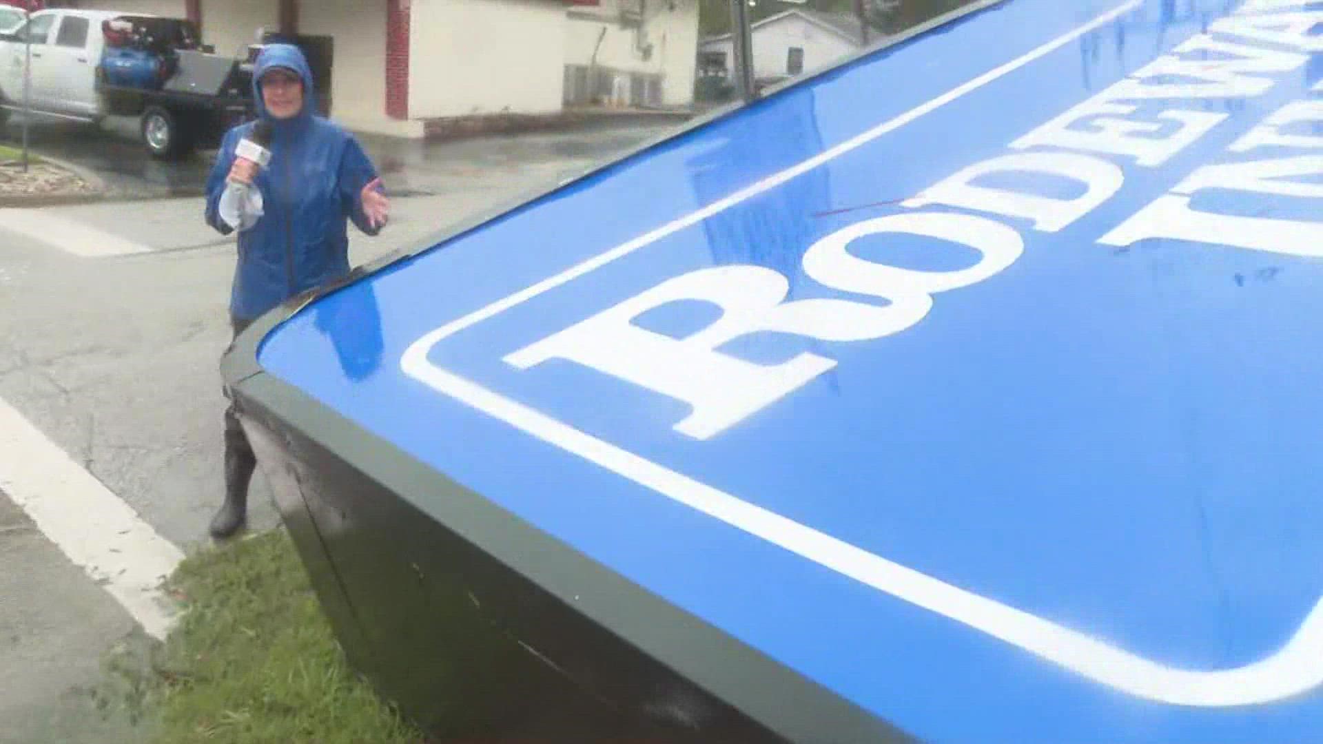 A huge road sign collapsed in St. Augustine late Thursday as Ian moves across the First Coast.