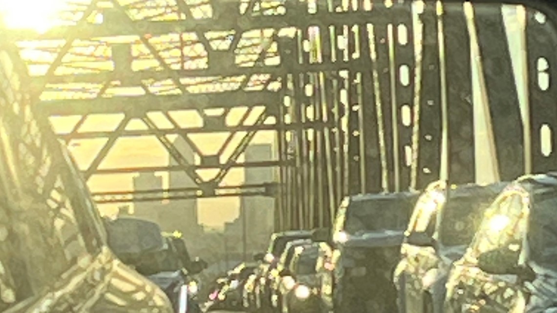 Standstill traffic on Mathews Bridge Monday night - Vimarsana News