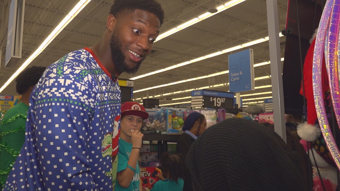 Jacksonville Jaguars host holiday shopping spree for children