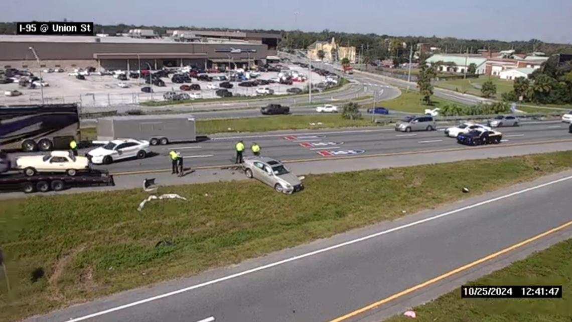 Crash on I95 at Kings Road in Jacksonville causing delays