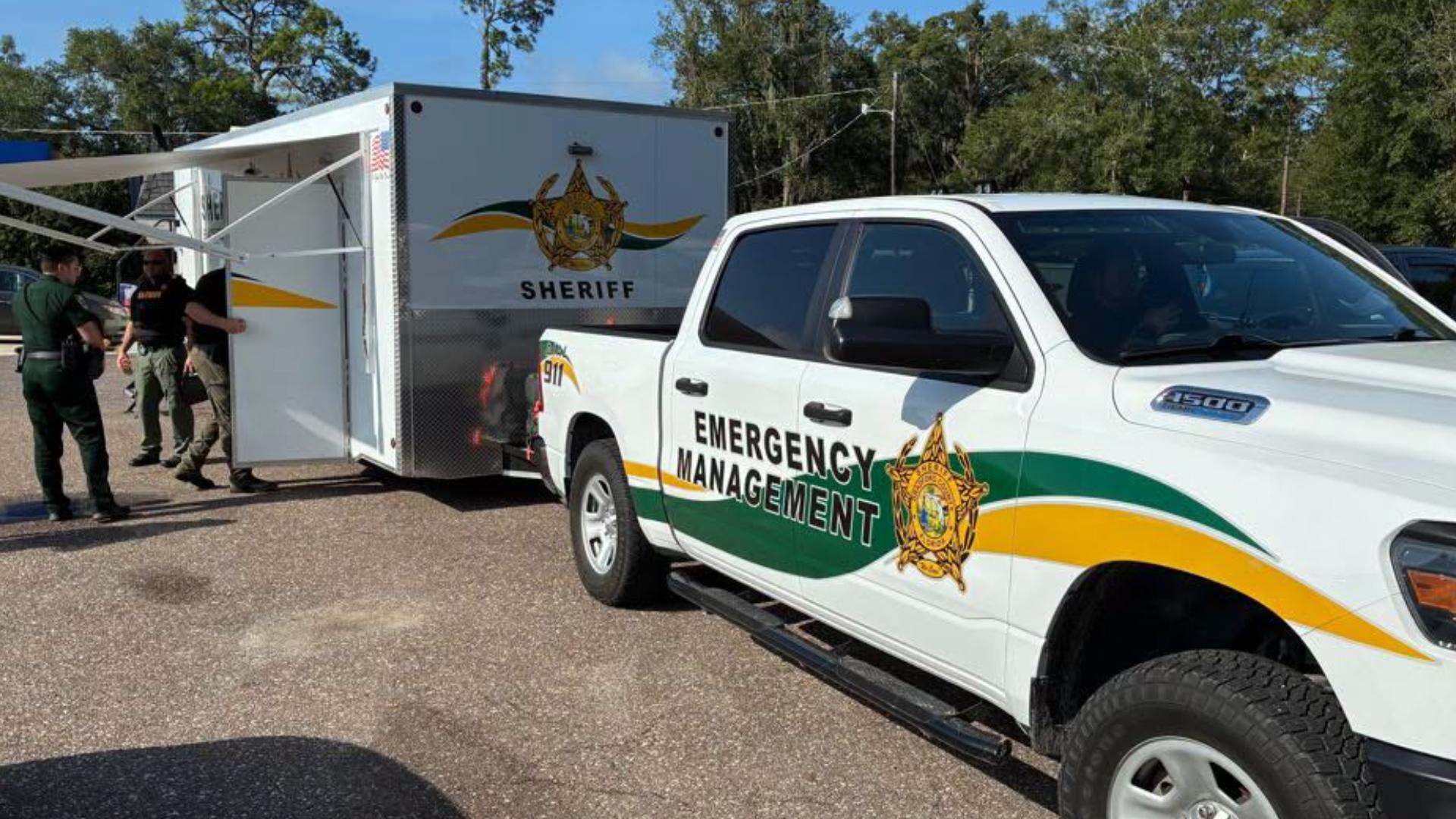Manhunt ongoing in Bradford County as deputies look for men who ran from traffic stop on U.S. 301