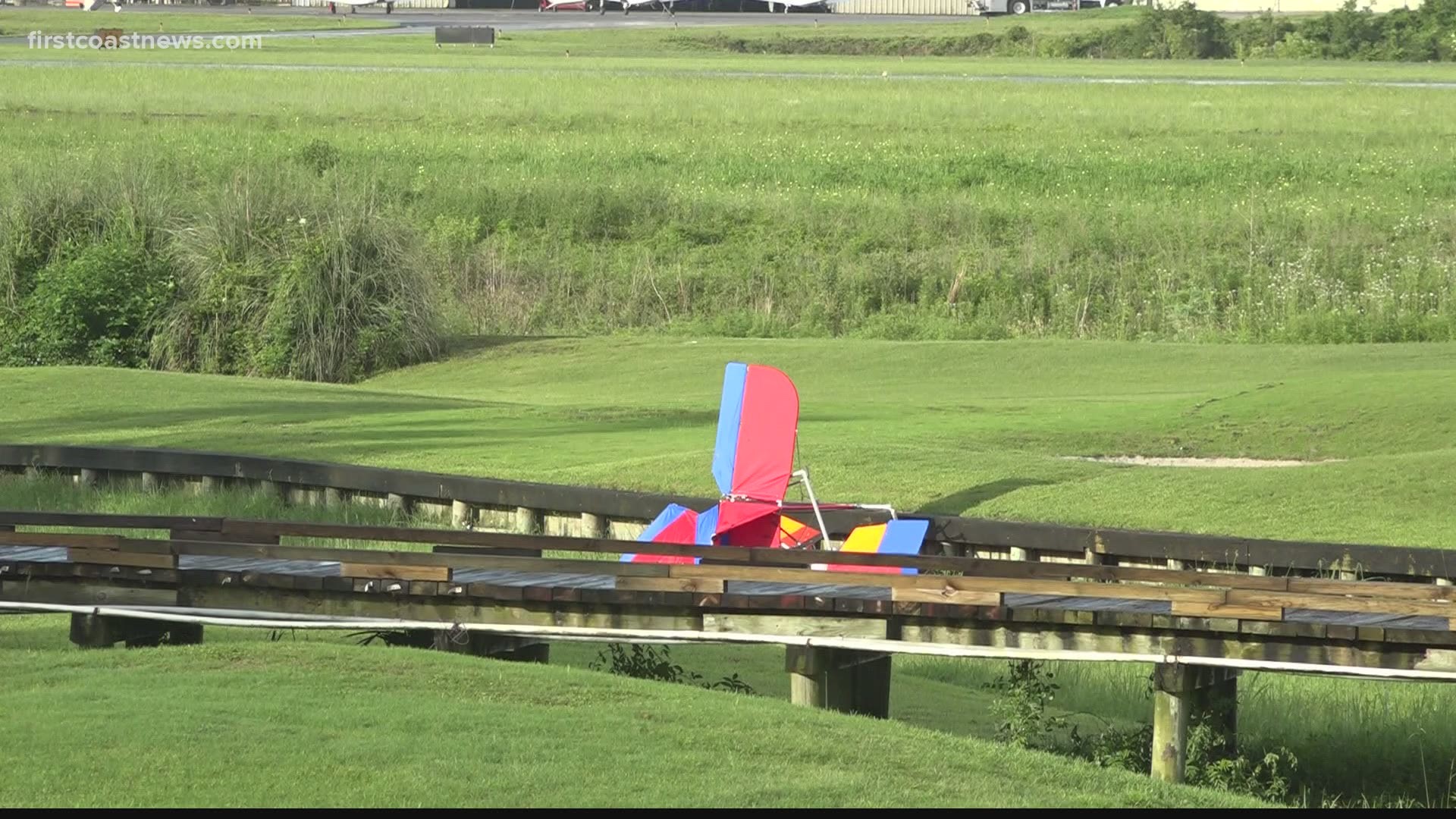 Pilot dead after plane crashes onto Jacksonville golf course, JFRD says