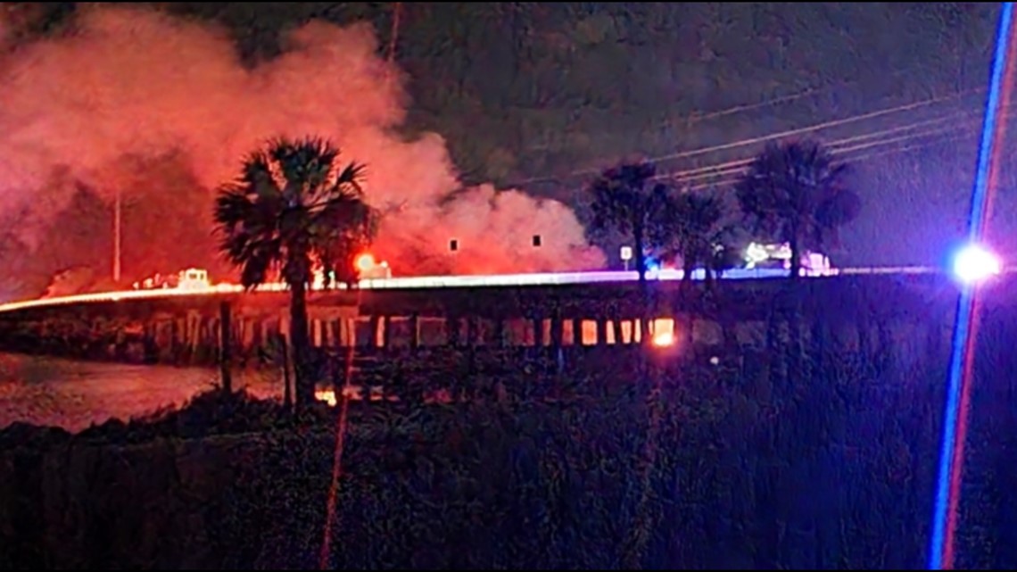 One person hospitalized after boat fire breaks out near Blount Island - Vimarsana News