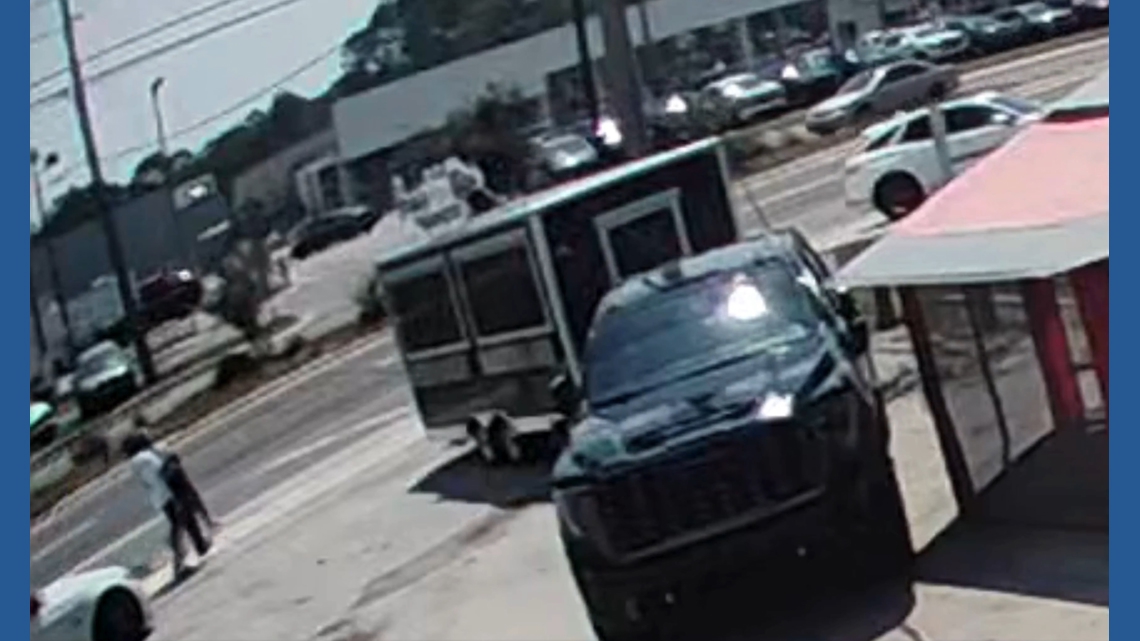 JSO investigating after ‘suspicious’ video shows woman forced into car on Blanding Boulevard The Jacksonville Sheriff's Office is asking for any information after a video appears to show a man carrying a woman into a car after an argument.