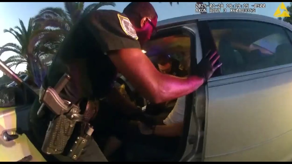 Deputies save Palm Coast man with Narcan during traffic stop - Vimarsana News