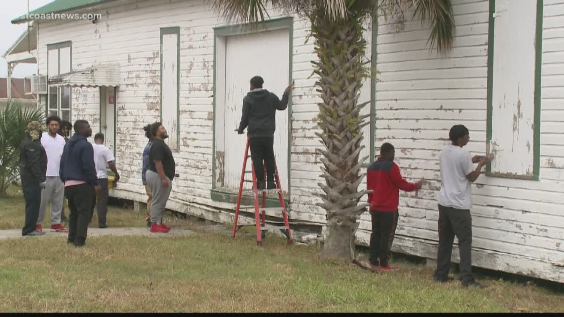 The Mad Dads Jacksonville chapter's collaboration with a maritime training group has led to the creation of jobs for convicted felons.