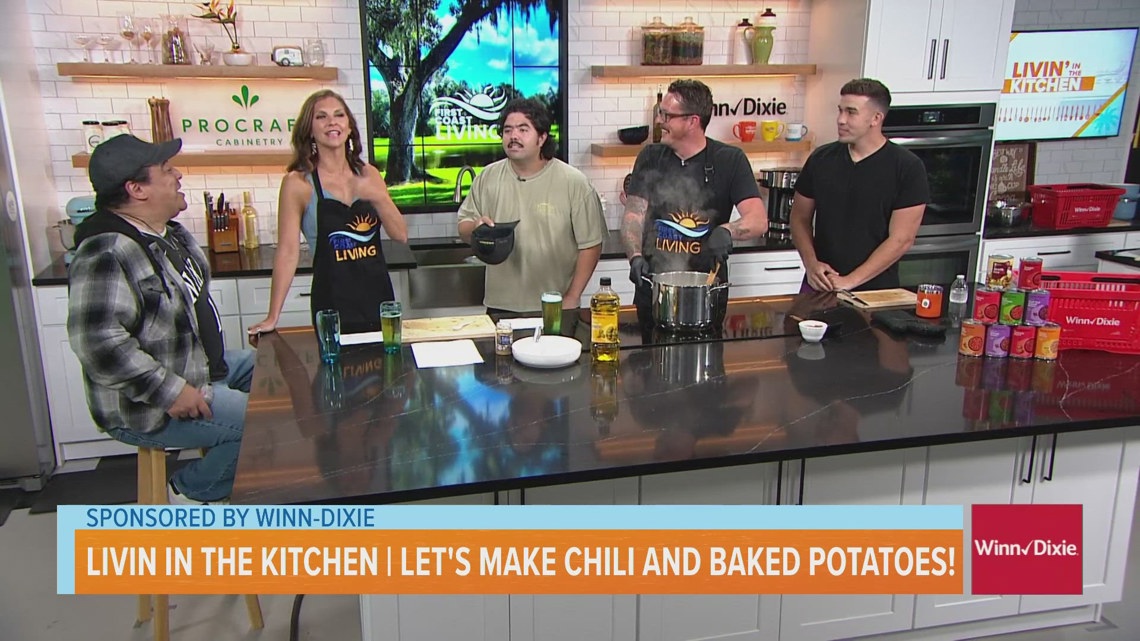 Carlos Mencia at the Comedy Zone - D58433f3 B194 44ef 9a6f 0def4a888397 1140x641 