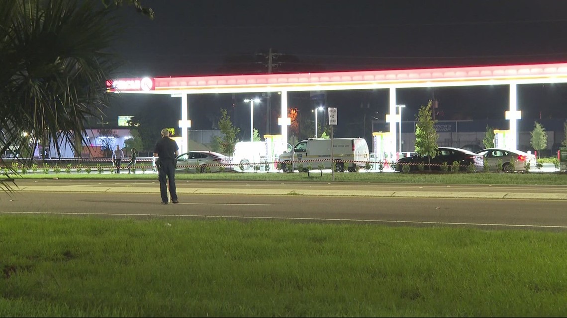One dead, two injured in shooting on Southside, Atlantic Blvd - Vimarsana News