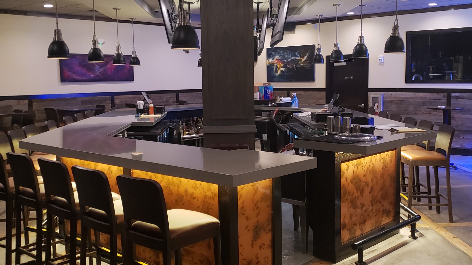 Flying Fish Taphouse opens in Jacksonville