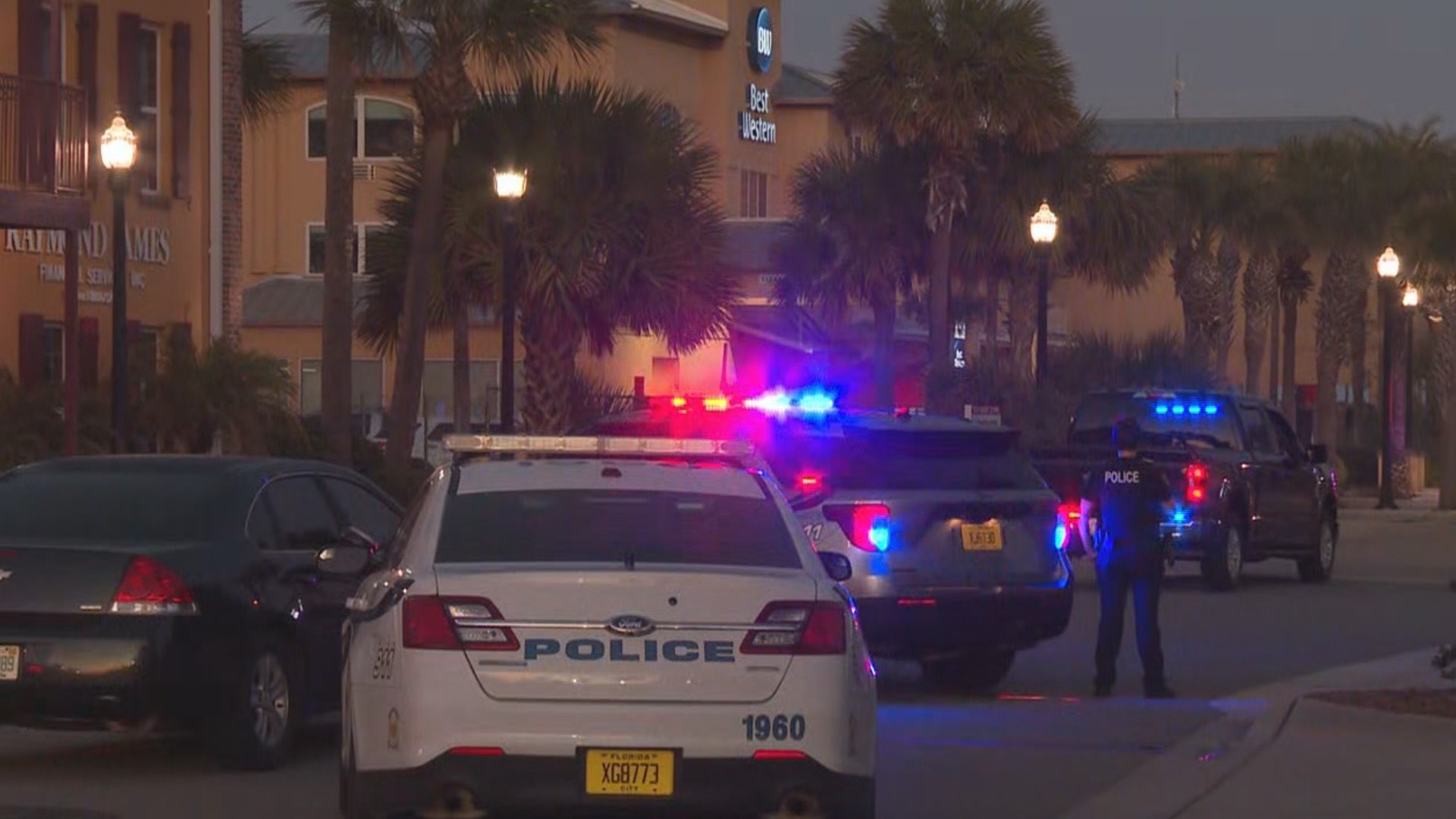 One in custody after standoff at Best Western in Jacksonville