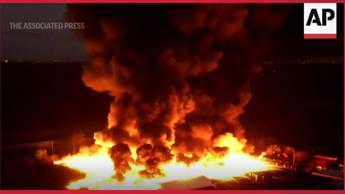 Florida plant nursery fire sends flames, smoke into sky - Vimarsana News