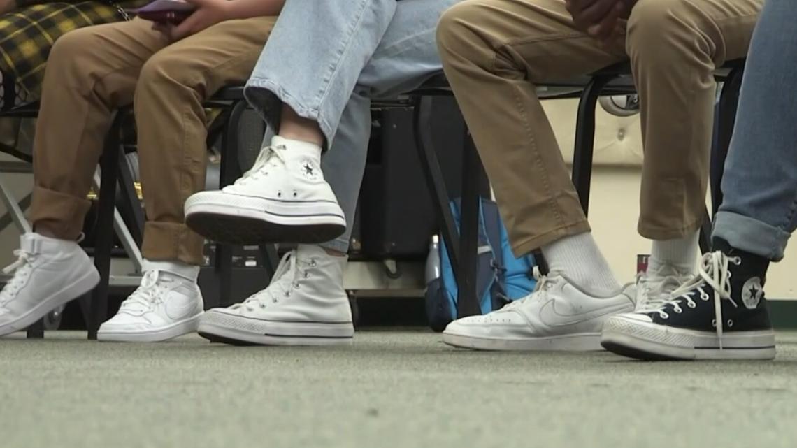 Parents disagree with school districts genderneutral dress code