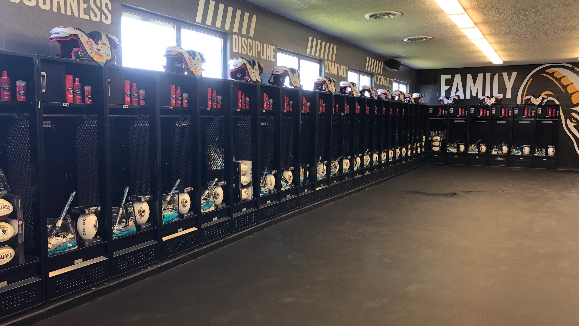 Former Jacksonville Jaguar Rashean Mathis unveils new football locker