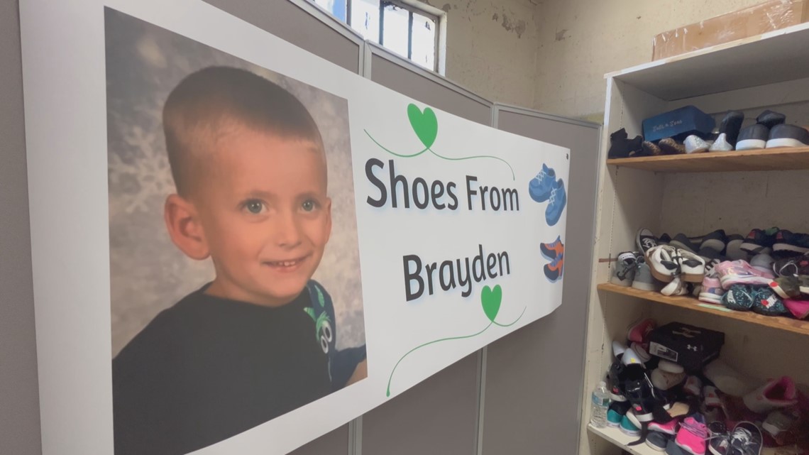 School nurse provides shoes for students who need them - Vimarsana News