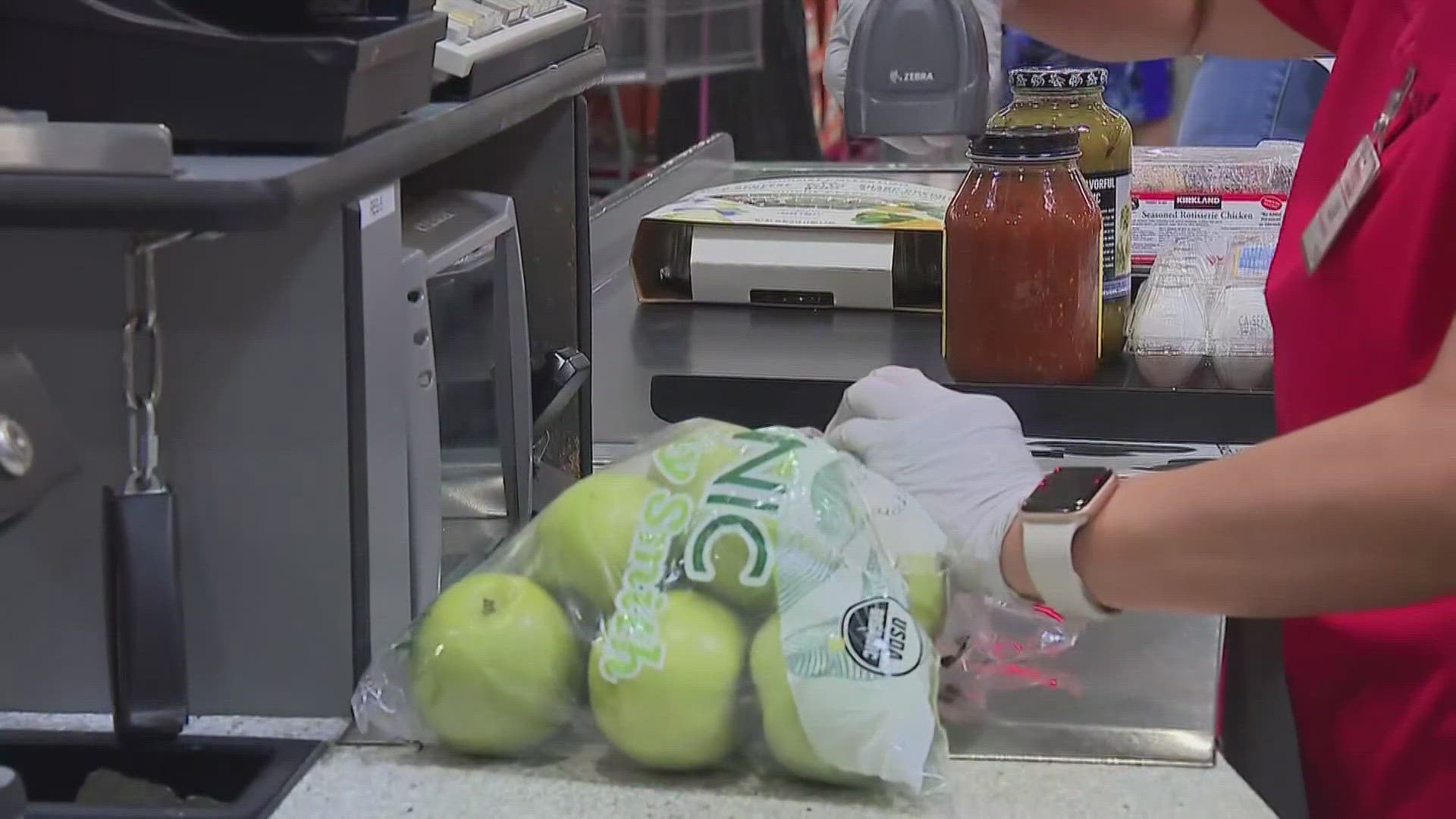 If you haven’t picked up your Thanksgiving essentials yet, financial experts say it may be harder to stay on budget this year, especially for SNAP families.