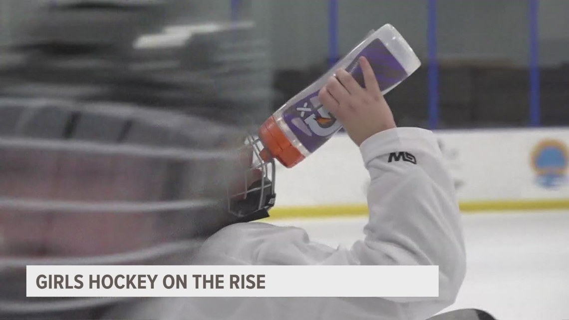 Jacksonville Lunas: Girls' hockey is on the rise