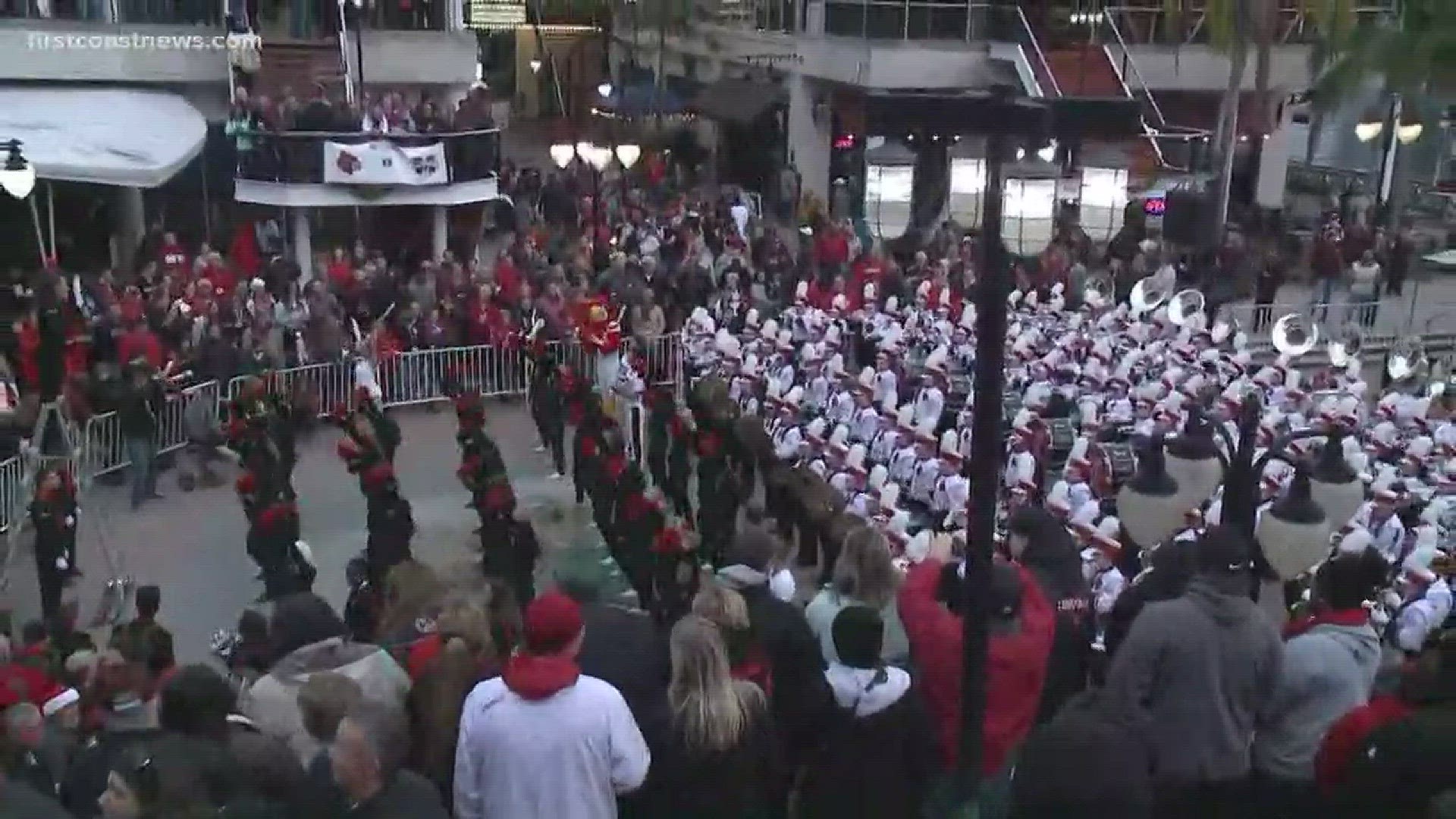FCN's Janny Rodriguez gives you a look at the festivities taking place at the Jacksonville Landing to kickoff the Taxslayer Bowl this weekend.
