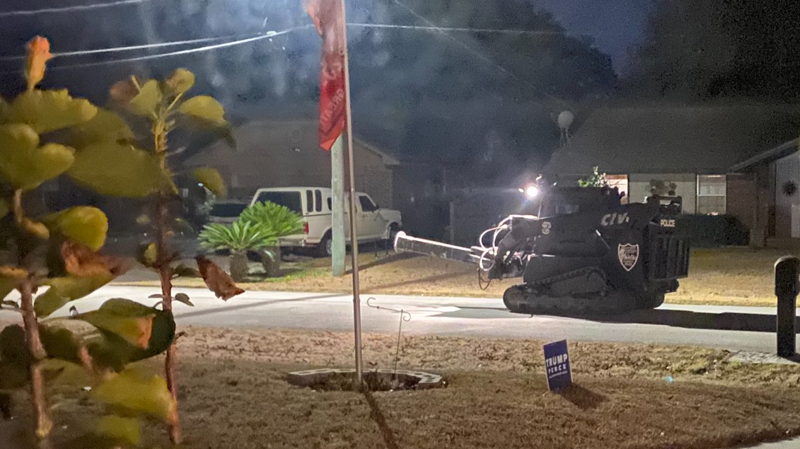 Standoff ends in arrest of man, no injuries | firstcoastnews.com - Vimarsana News