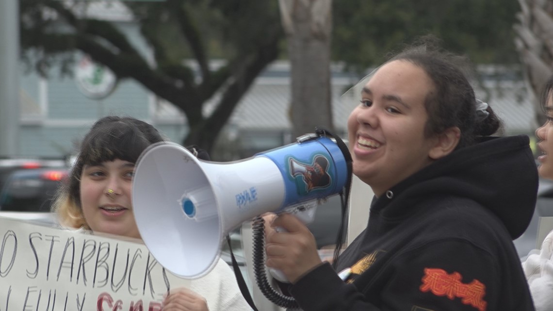 Mandarin Starbucks still open as union members strike - Vimarsana News