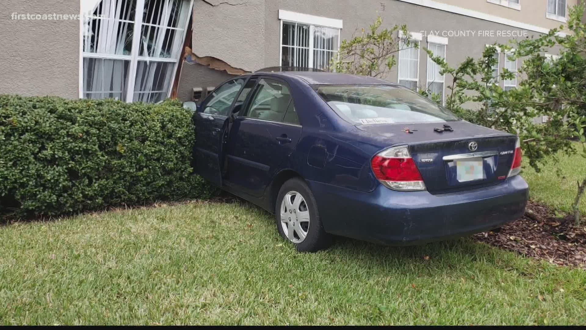 Car drives through side of Fleming Island apartment building; 6 units evacuated