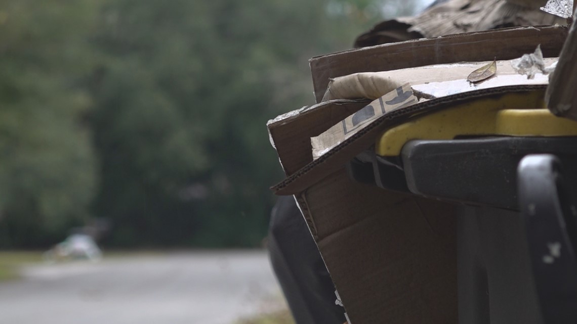Neighbors in Jacksonville frustrated by delays in trash pickup - Vimarsana News