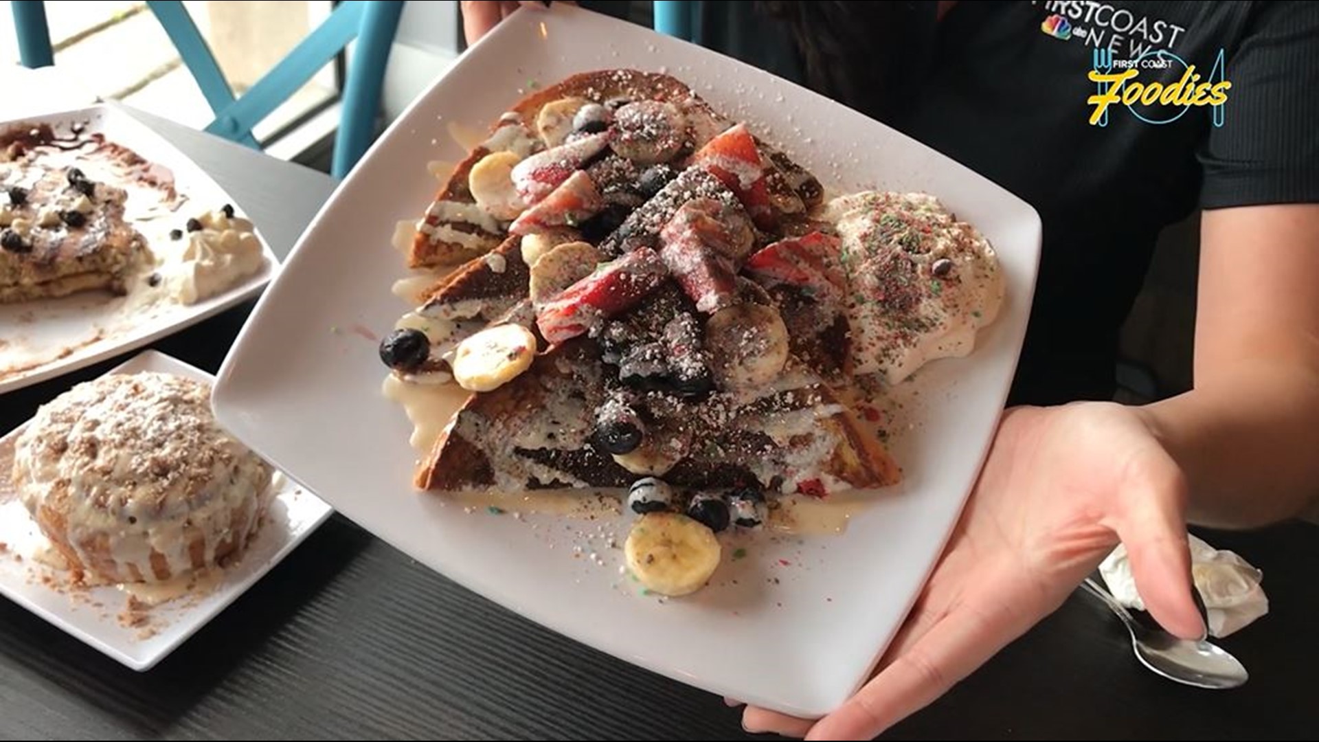 If you haven't been to the new Canopy Road Cafe that opened on Jacksonville's Southside, you need to! Try their famous Cap 'n' Crunch French Toast, or my personal favorite: The Cookies and Cream Pancakes! 😋