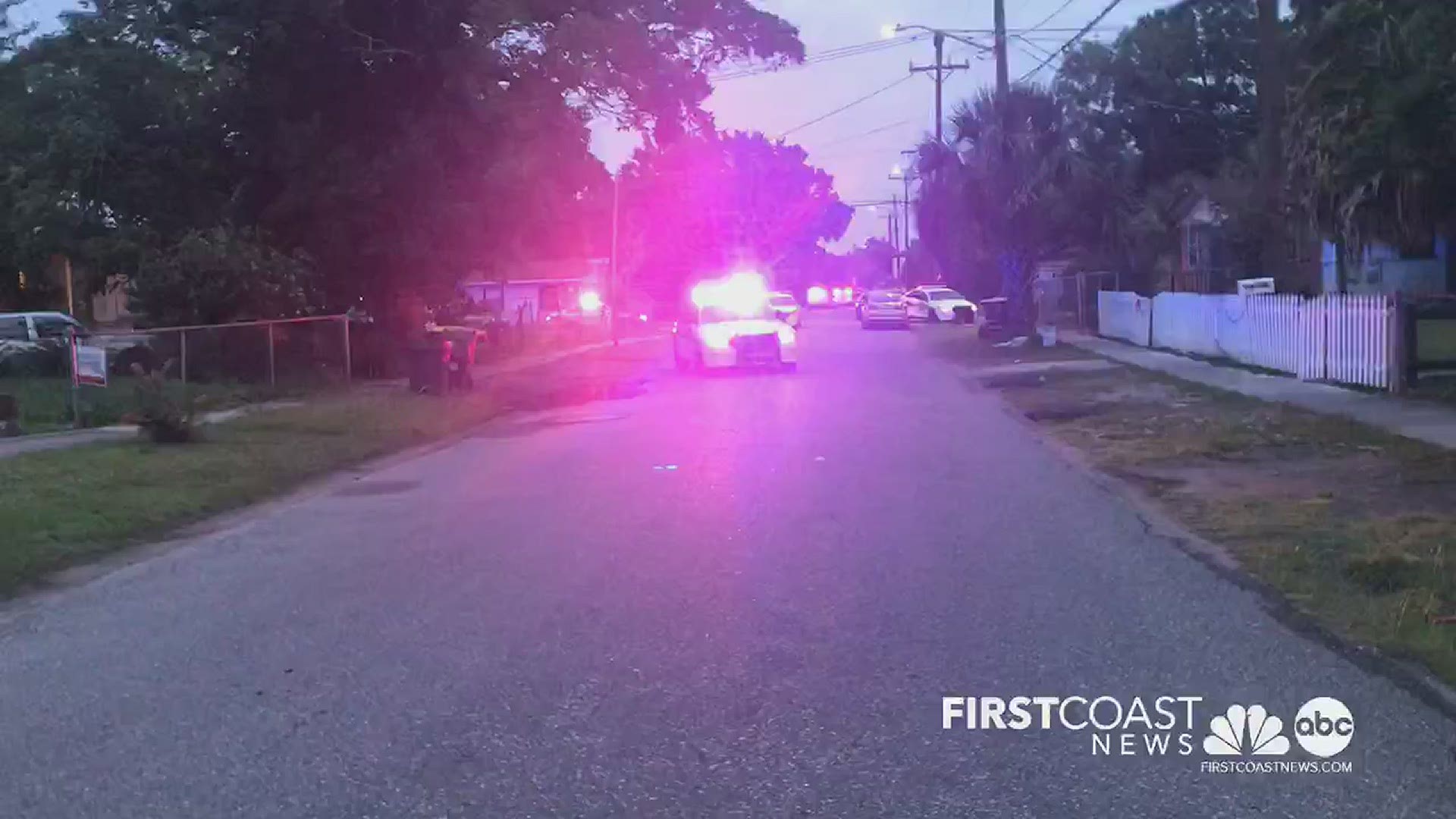 The Jacksonville Sheriff's Office is on the scene of a homicide investigation in the Robinson's Addition neighborhood.