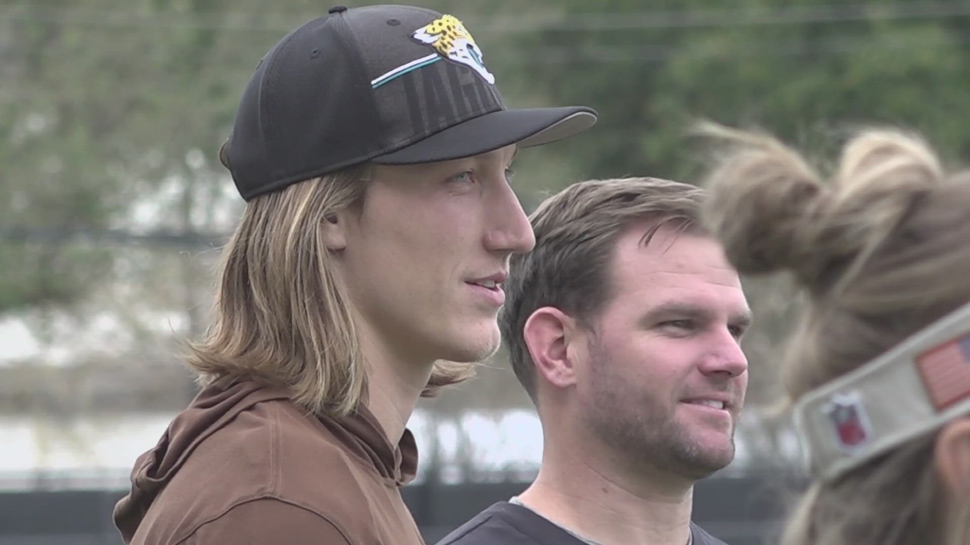 Trevor Lawrence attends practice but does not partake due to right shoulder sprain