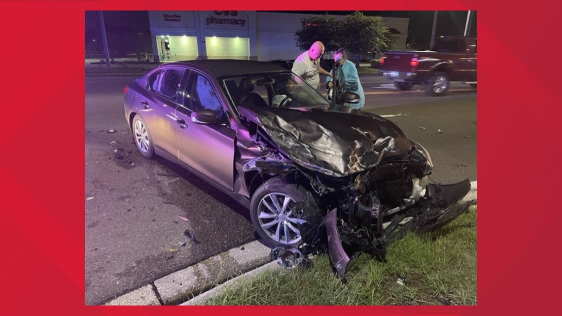 Crash closes WB lanes on Atlantic Blvd.