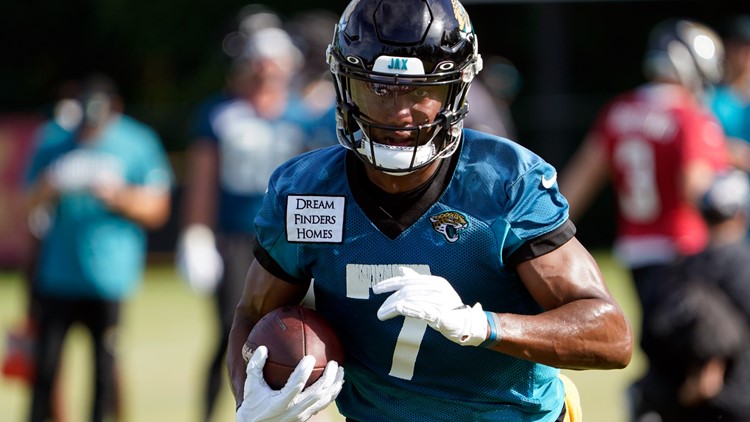 Jaguars Training Camp Day 10: Offensive line punches back, Zay Jones shines during 1-on-1s