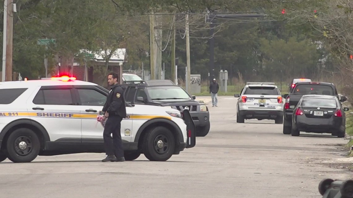 JSO: Man Shot While Walking In New Town Area | Firstcoastnews.com