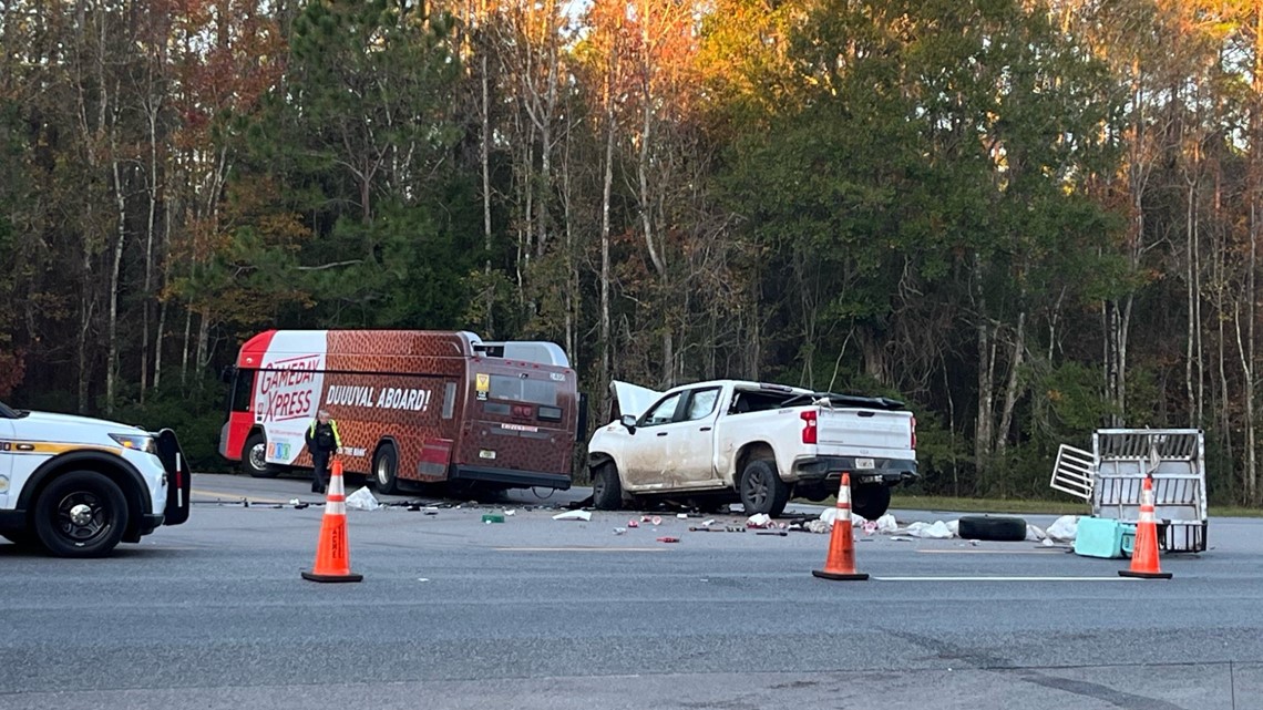 Why is there traffic on New Kings Road at Old Kings Road in Jax