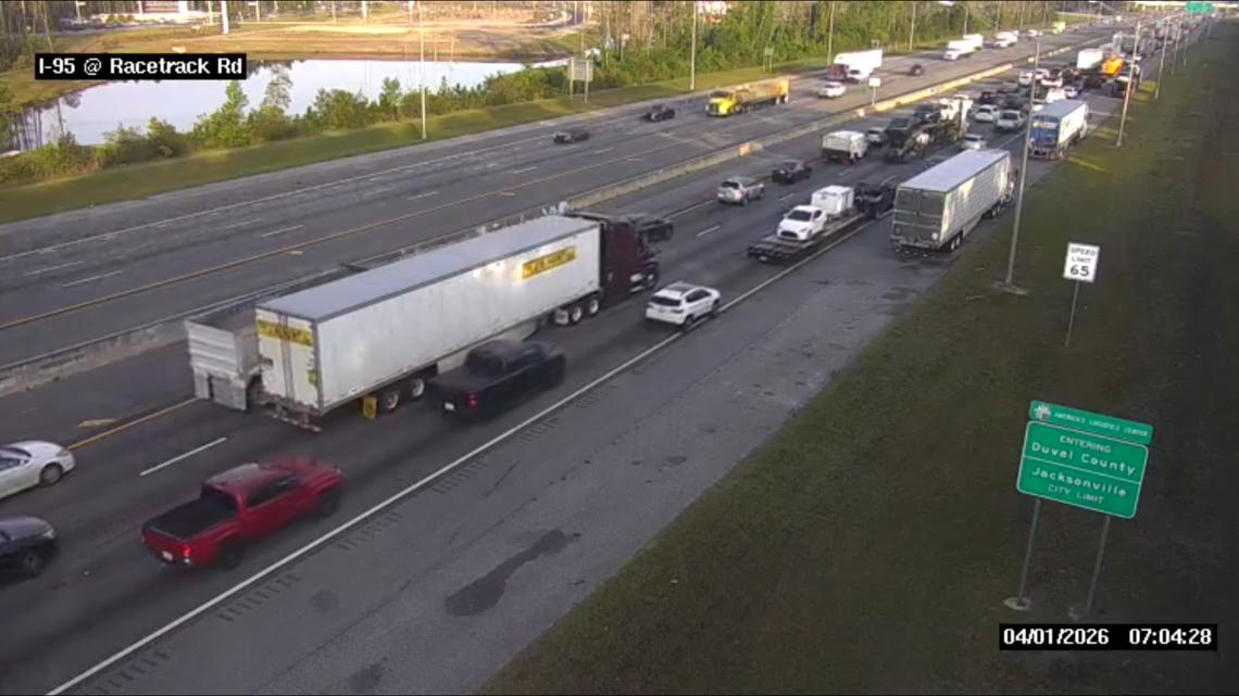 FHP: Two men killed in I-95 crash in Duval County when driver swerves off interstate