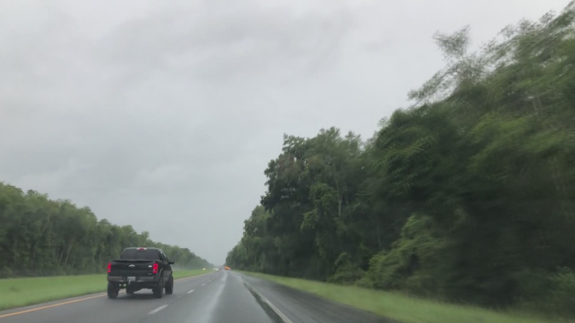 Crews clearing tree on I-10 in Columbia County