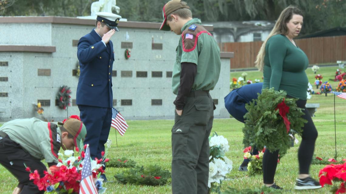 Thousands of veterans honored at Jacksonville Memory Gardens - Vimarsana News