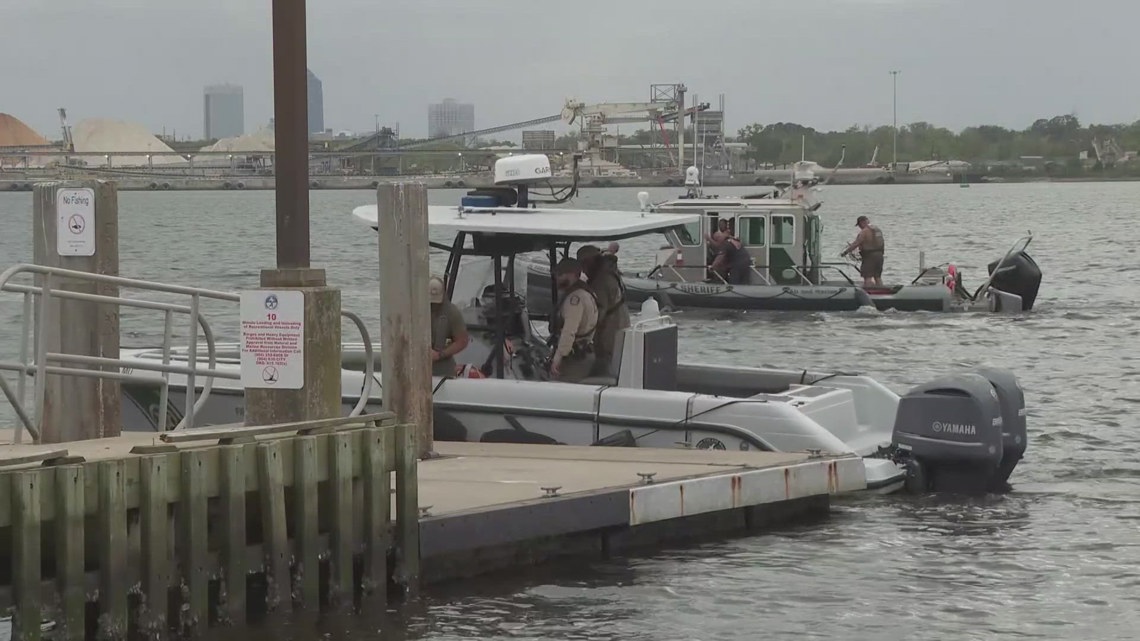 2 of 3 people missing after boat capsized in St. Johns River found dead ...