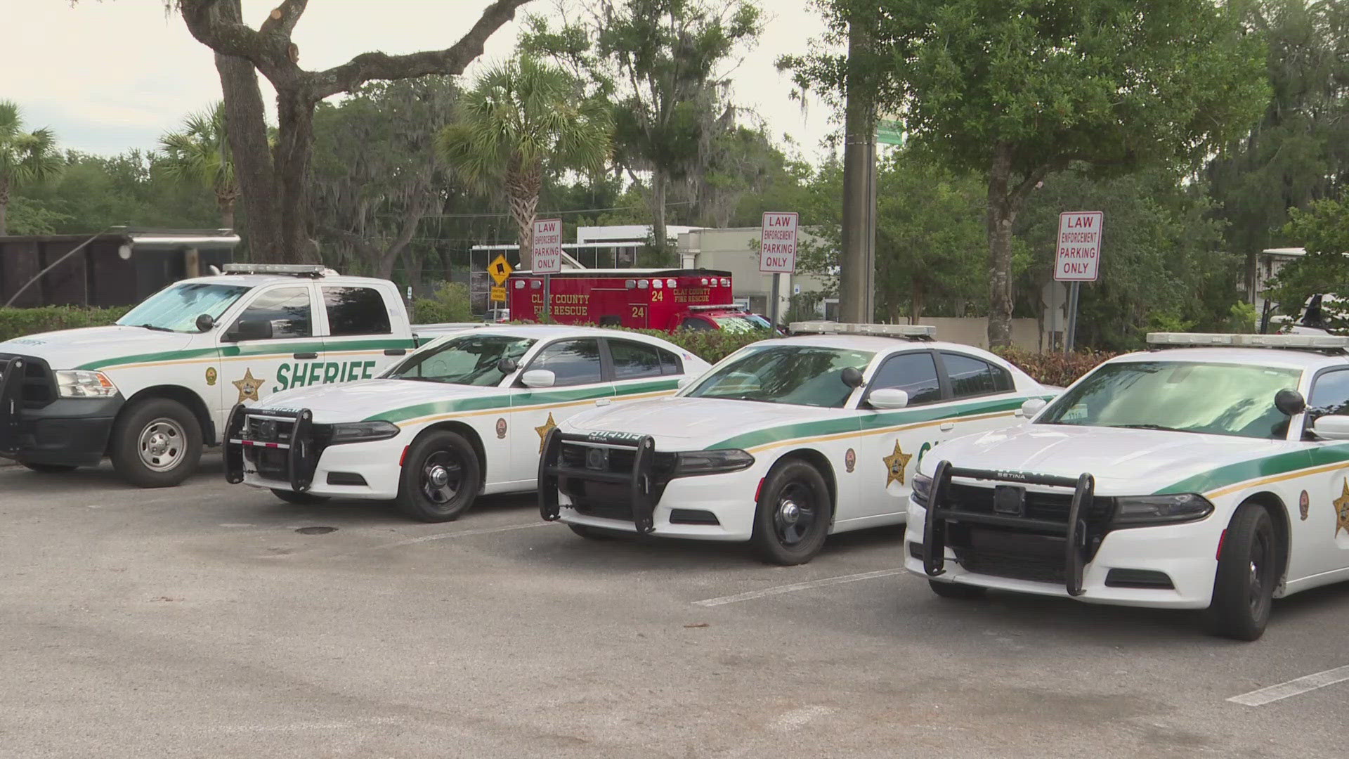 After receiving the call, the courthouse and surrounding government buildings were temporarily monitored by law enforcement.