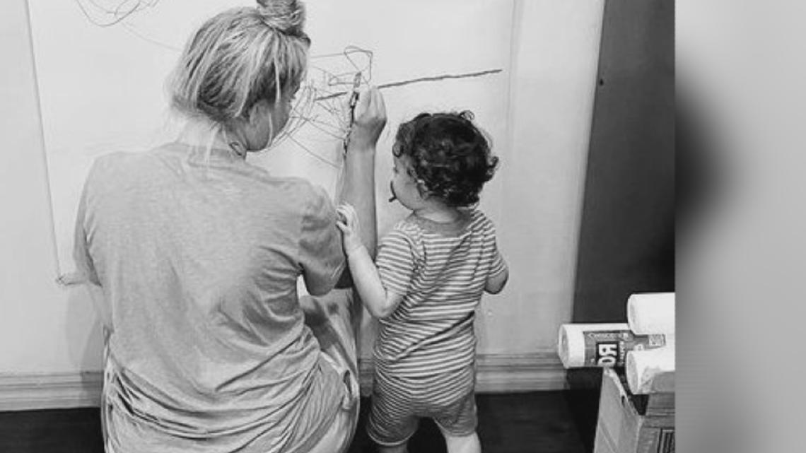 Florida artist spreading birth trauma and postpartum awareness - Vimarsana News